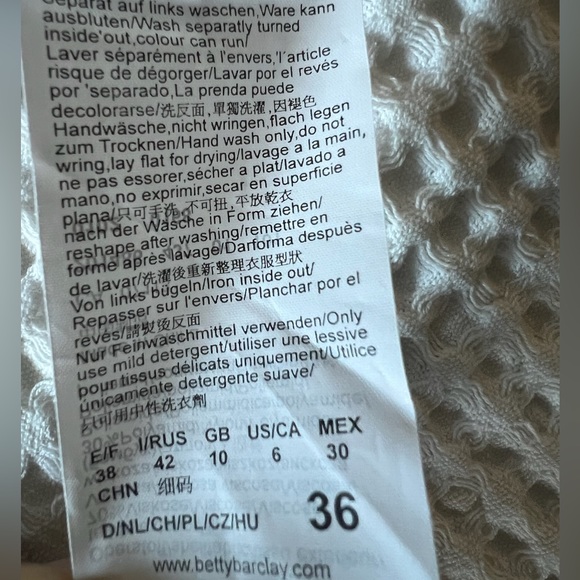 Brown Betty Barclay button top *Size* 6 - Picture 5 of 5